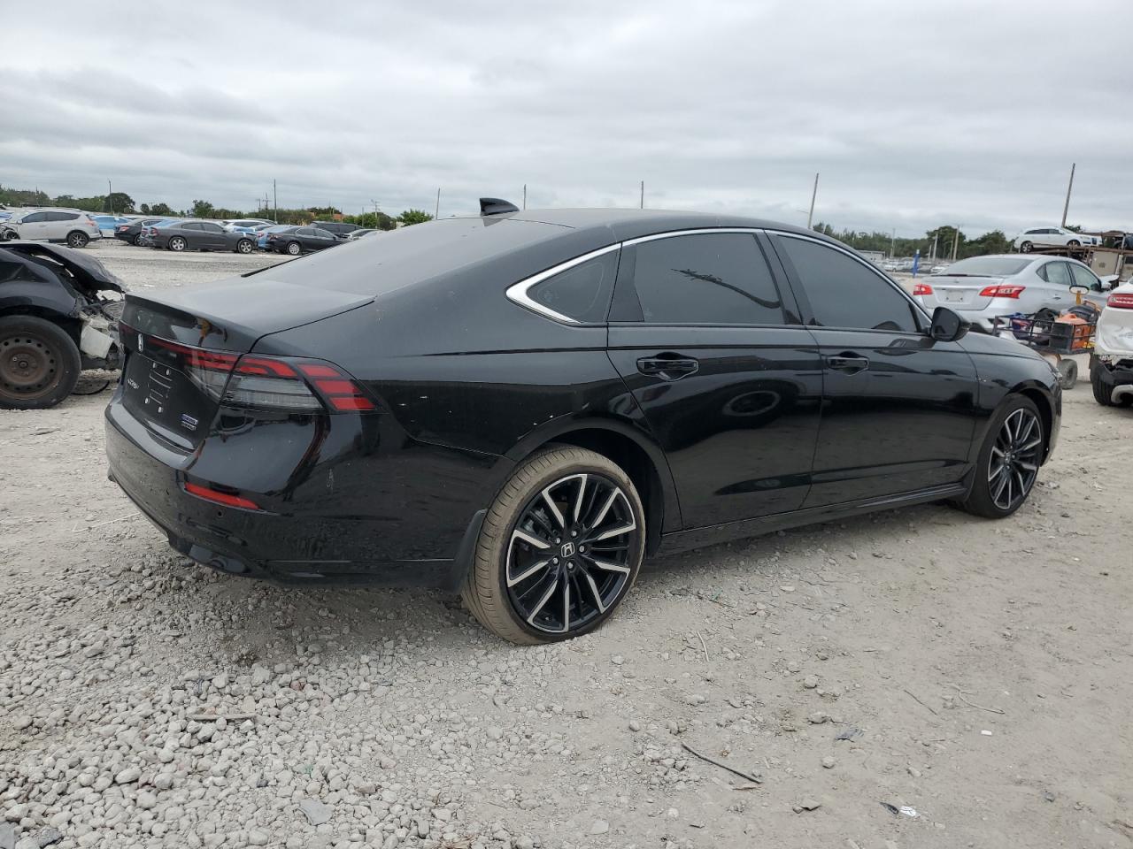 2024 Honda Accord VIN 1HGCY2F85RA089913 Copart auction photo, mechanical / minor dent/scratches damage thumbnail 3