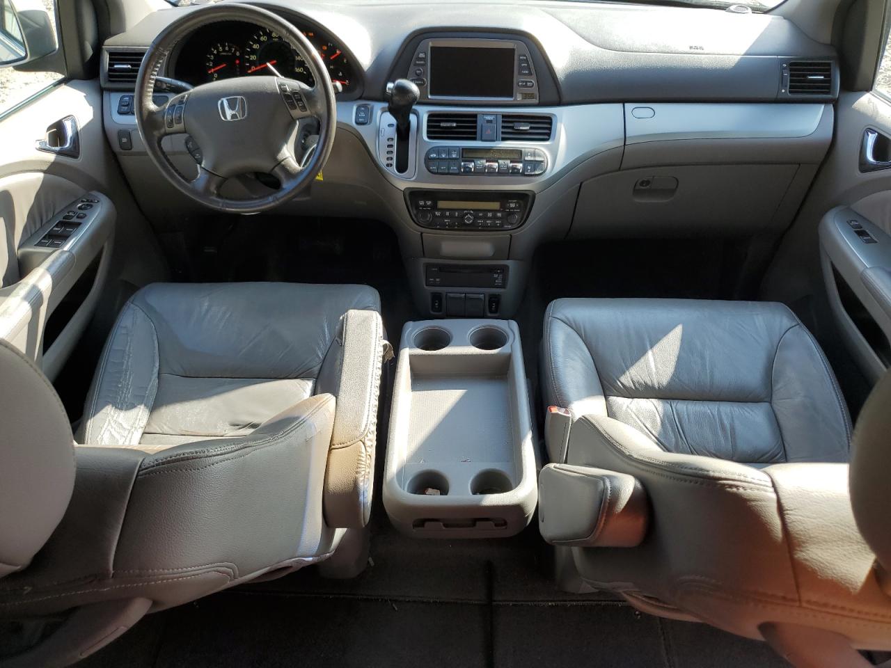 2008 Honda Odyssey VIN 5FNRL38768B071962 Copart auction photo, side / front end damage thumbnail 8