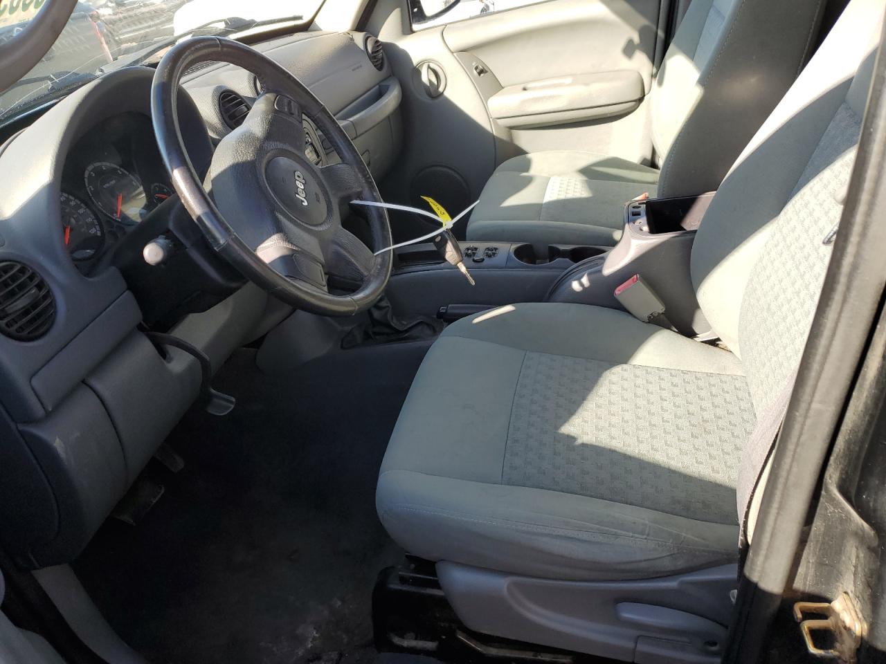 2007 Jeep Liberty (North America) VIN 1J8GL48K37W693343 Copart auction photo, front end damage thumbnail 7
