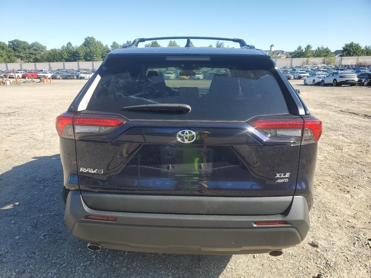 2021 Toyota RAV 4 VIN 2T3P1RFV4MW142114 Copart auction photo, front end / minor dent/scratches damage thumbnail 6