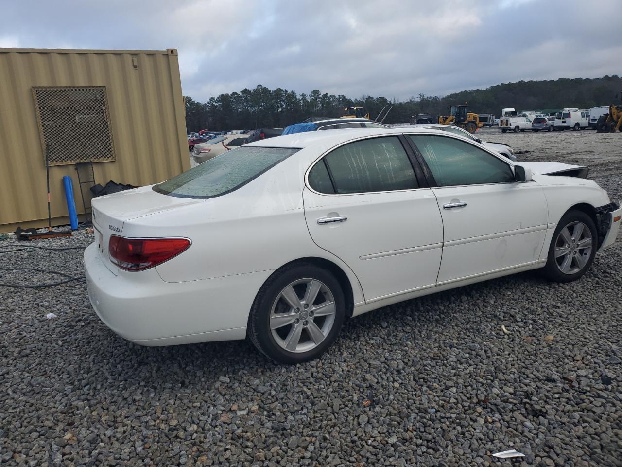 2005 Lexus ES VIN JTHBA30G855137815 Copart auction photo, front end / minor dent/scratches damage thumbnail 3