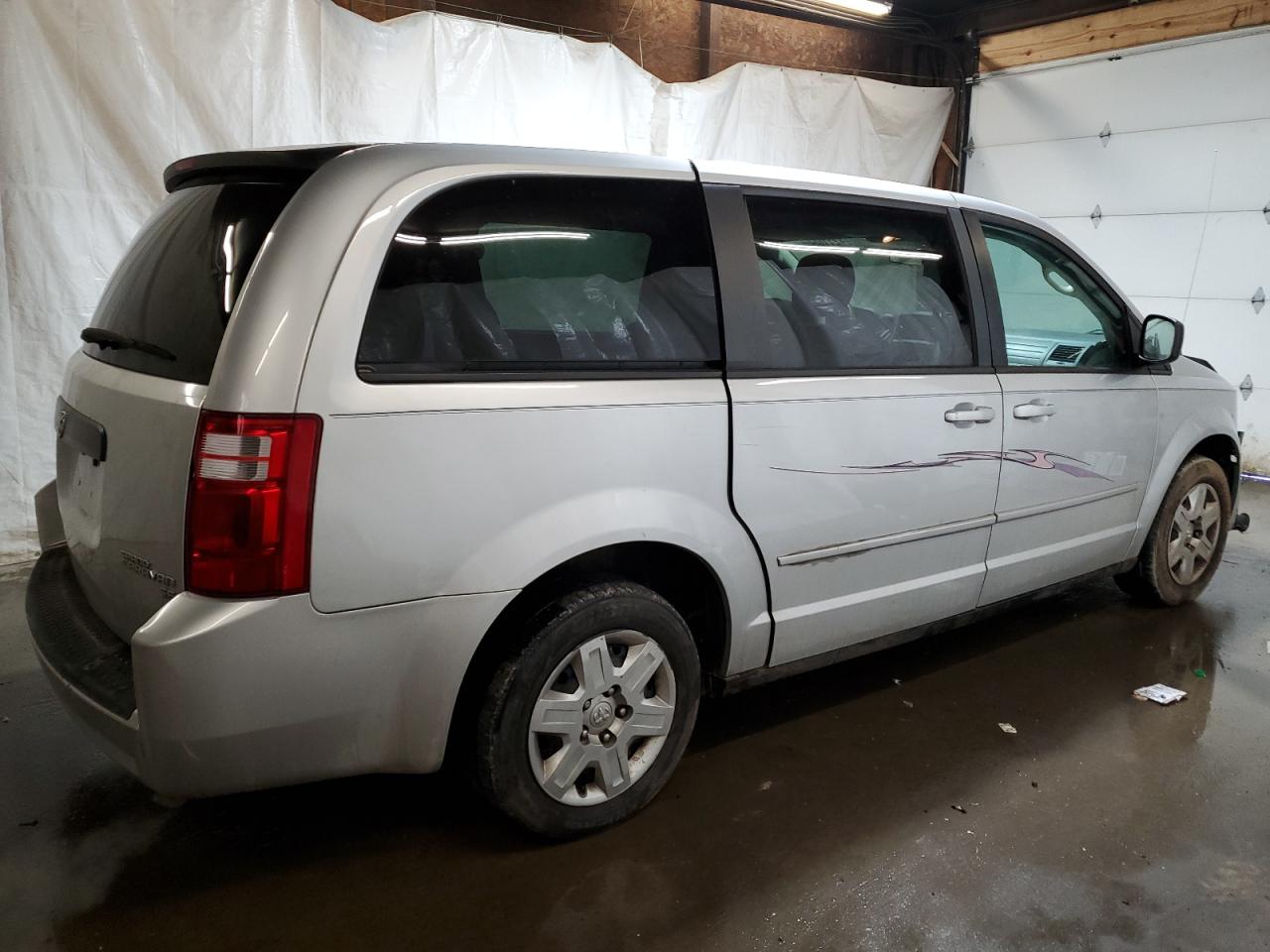 2009 Dodge Caravan VIN 2D8HN44E79R636212 Copart auction photo, front end / side damage thumbnail 3