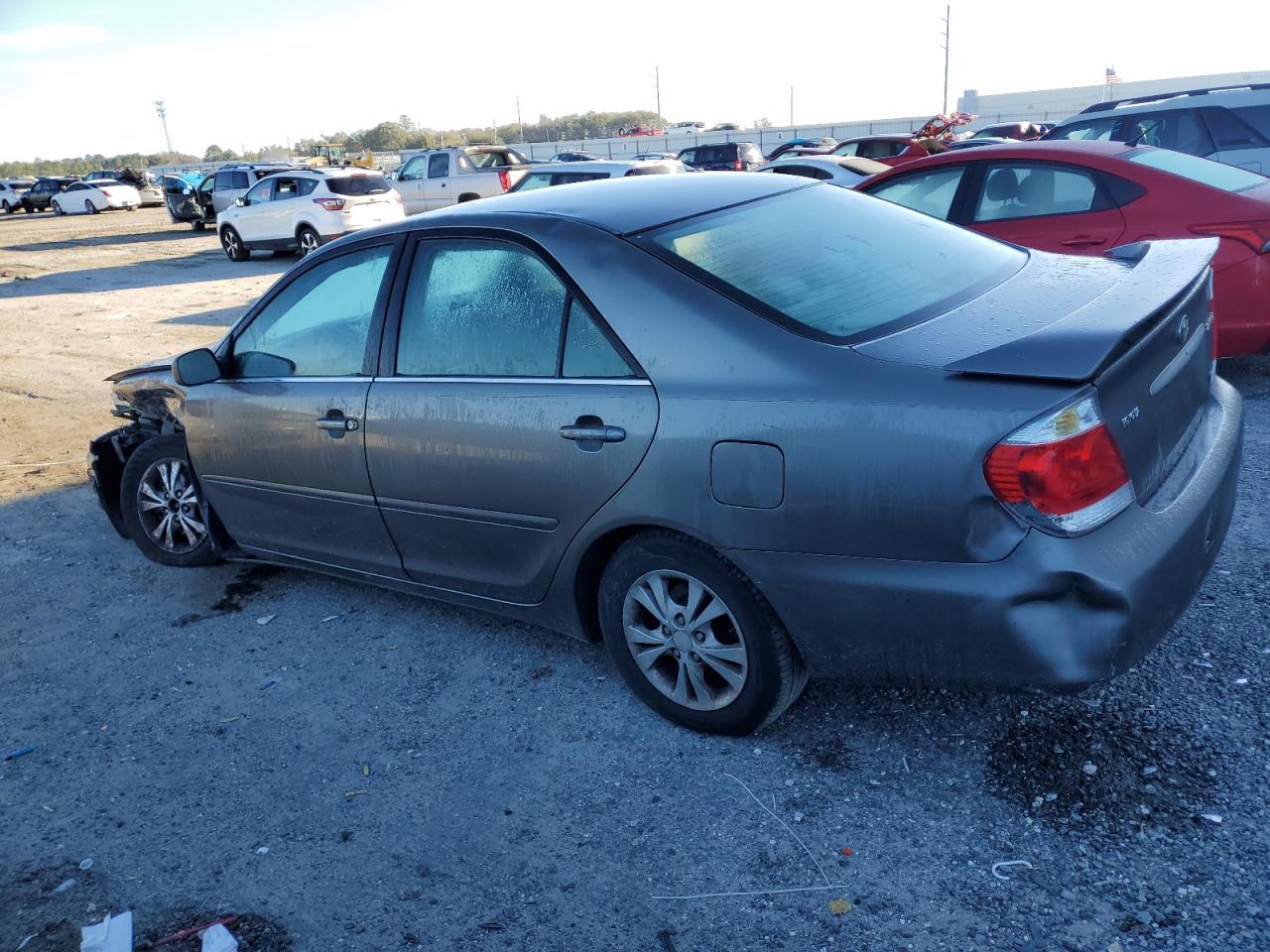 2005 Toyota Camry VIN 4T1BF32K65U590921 Copart auction photo, front end / rear end damage thumbnail 2