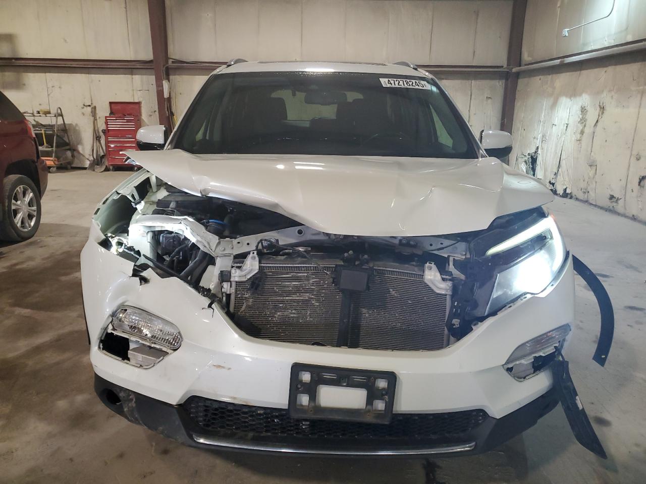 2016 Honda Pilot VIN 5FNYF6H06GB071661 Copart auction photo, front end / minor dent/scratches damage thumbnail 5