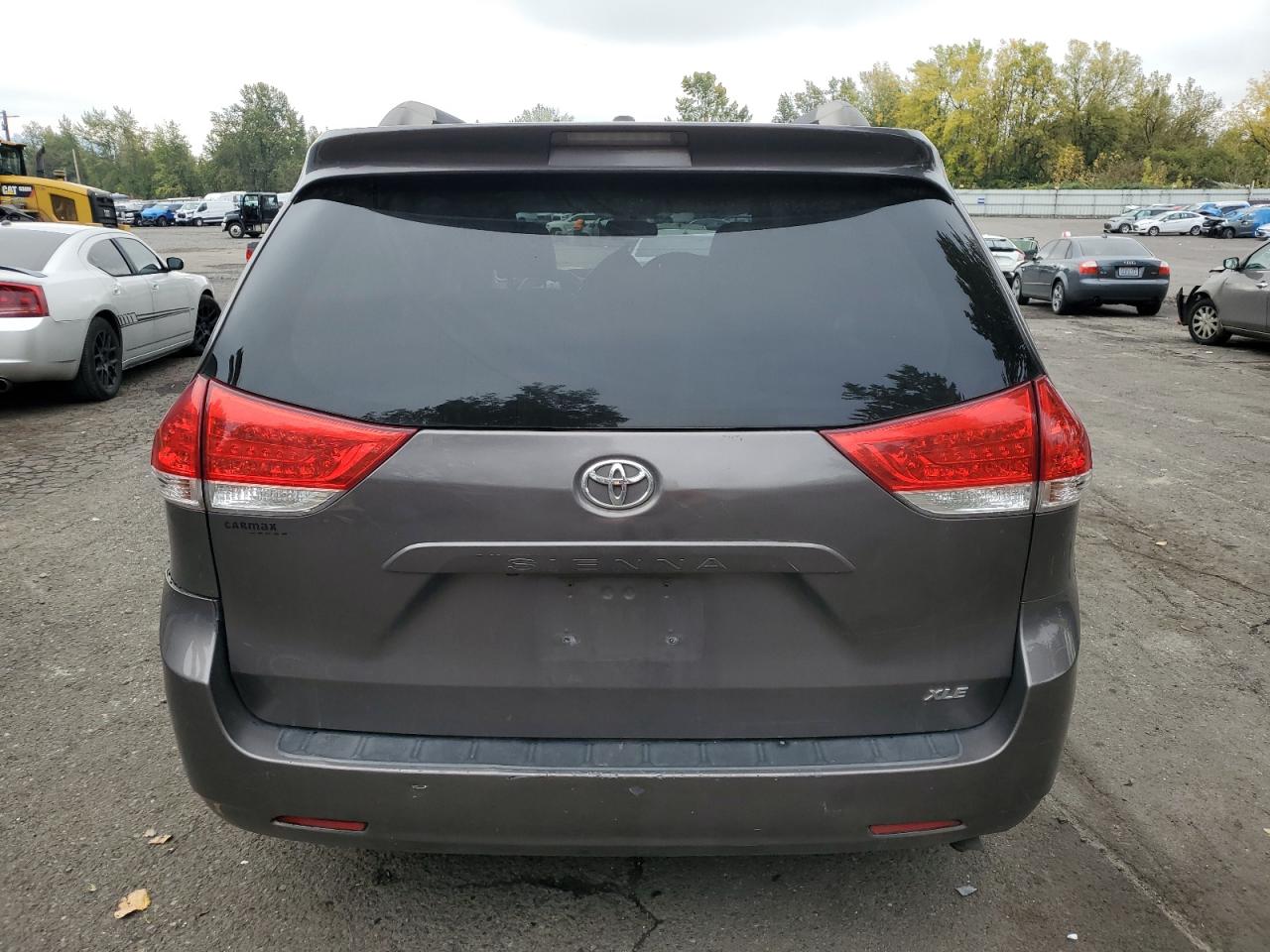 2013 Toyota Sienna VIN 5TDYK3DCXDS333764 Copart auction photo, front end damage thumbnail 6