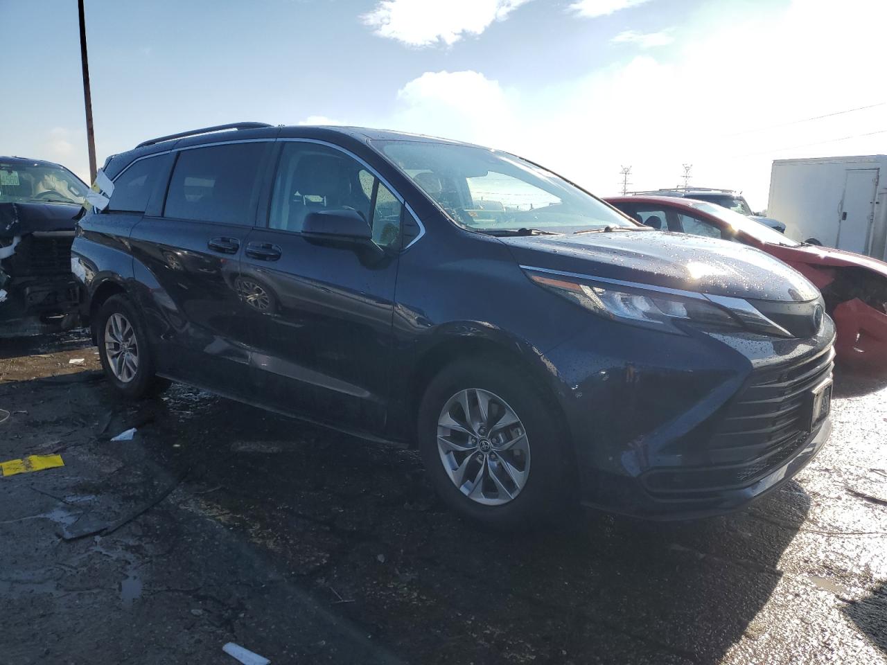 2022 Toyota Sienna VIN 5TDKRKEC7NS076963 Copart auction photo, rear end damage thumbnail 4