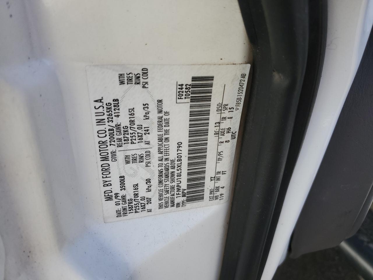 1999 Ford Expedition VIN 1FMPU18L5XLB01790 Copart auction photo, front end damage thumbnail 13