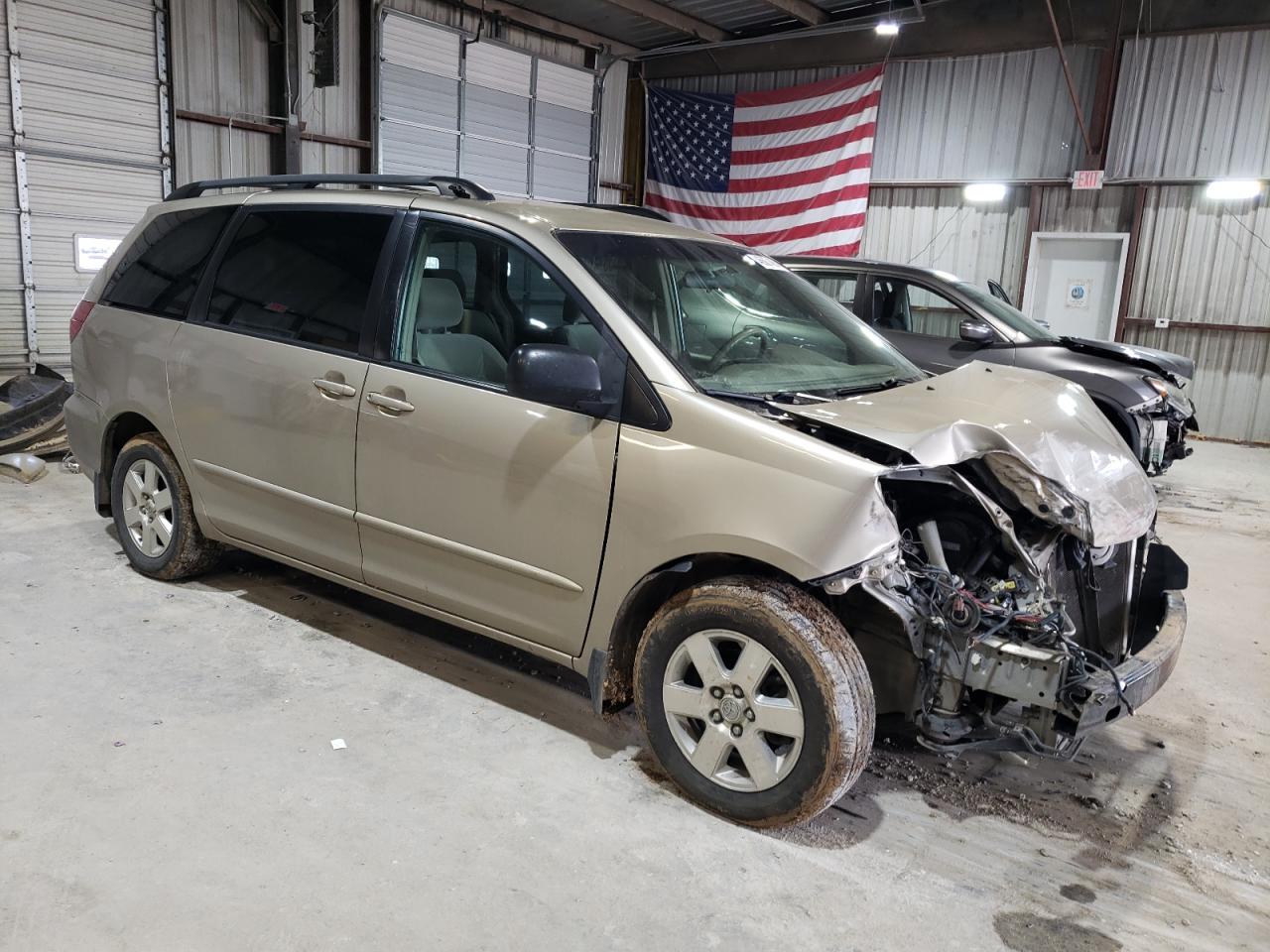 2004 Toyota Sienna VIN 5TDZA23C14S176600 Copart auction photo, front end / minor dent/scratches damage thumbnail 4