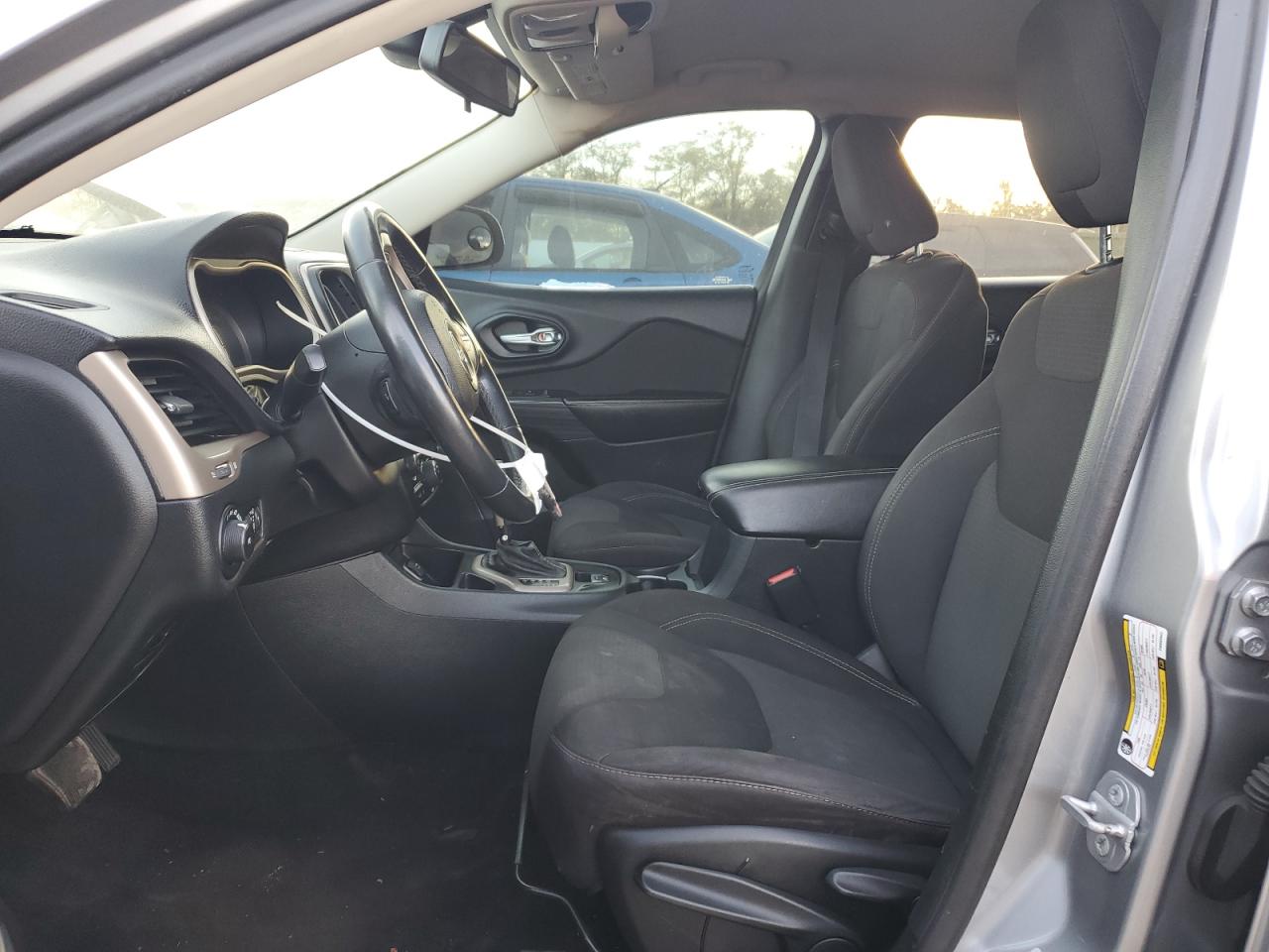 2015 Jeep Grand Cherokee VIN 1C4PJLCB8FW683842 Copart auction photo, minor dent/scratches damage thumbnail 7