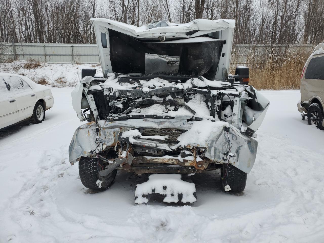 2019 Chevrolet Silverado VIN 1GC4KVCY0KF195981 Copart auction photo, front end / rear end damage thumbnail 5