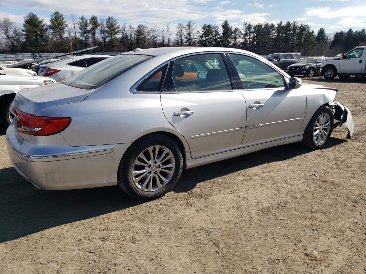 2011 Hyundai Azera VIN KMHFC4DFXBA530864 Copart auction photo, front end / minor dent/scratches damage thumbnail 3