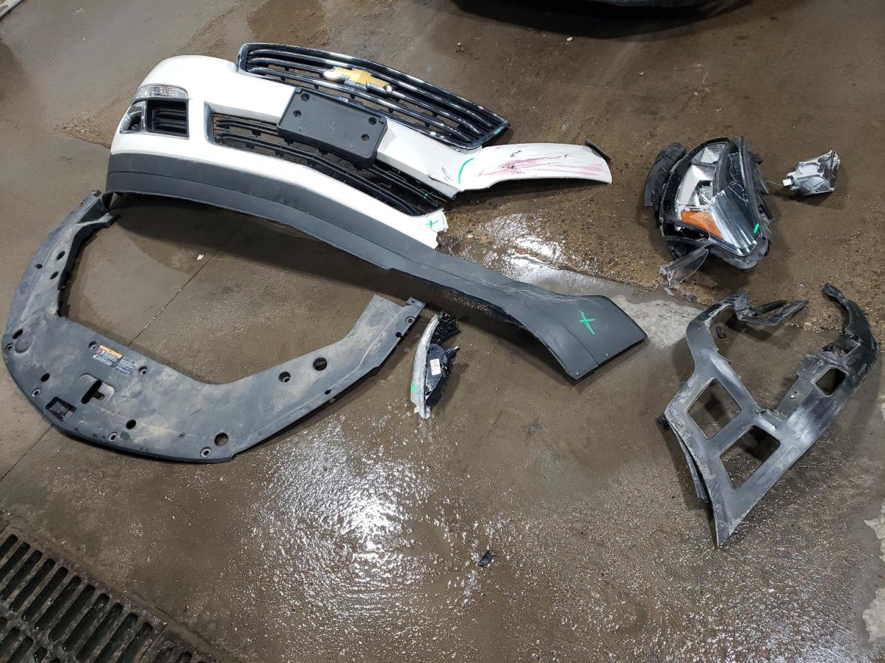 2015 Chevrolet Traverse VIN 1GNKVHKD1FJ213803 Copart auction photo, front end damage thumbnail 13