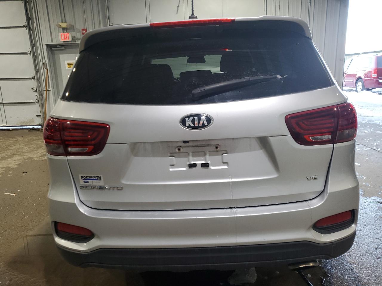 2019 KIA Sorento VIN 5XYPGDA57KG483401 Copart auction photo, front end / minor dent/scratches damage thumbnail 6
