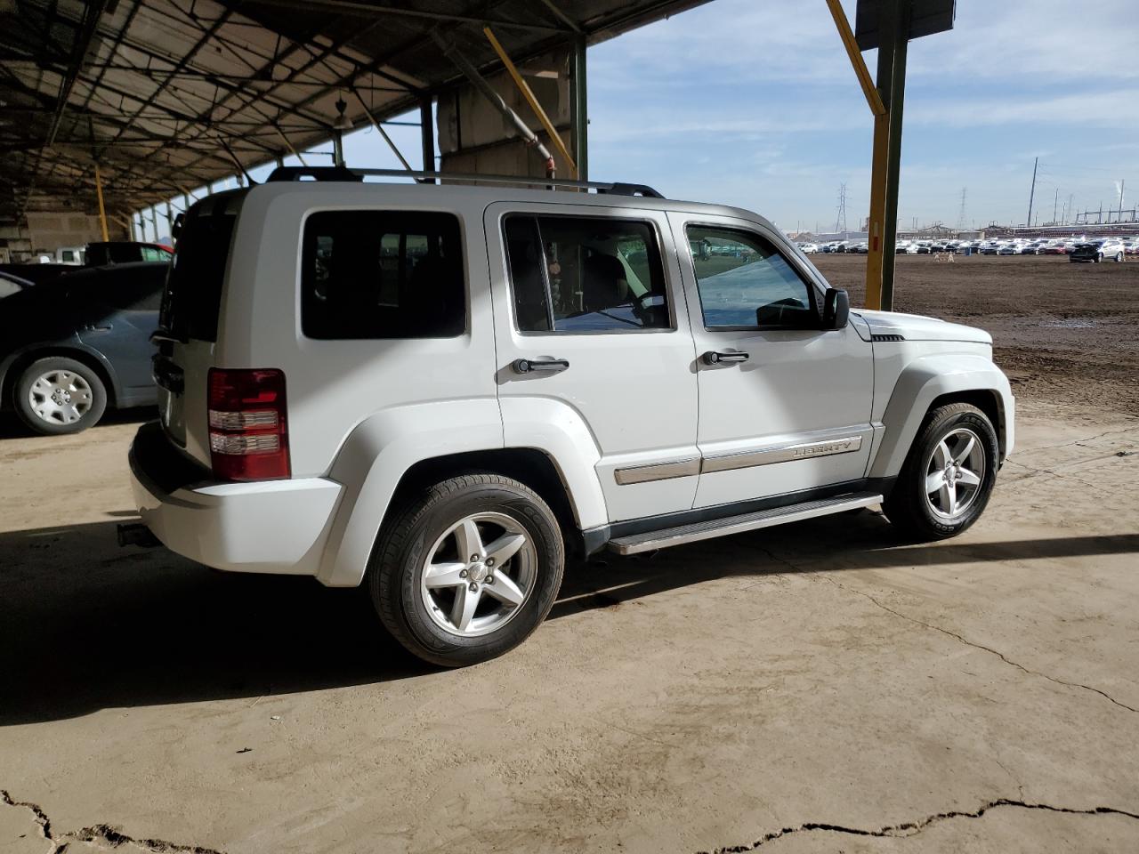 2011 Jeep Liberty (North America) VIN 1J4PN5GK6BW586654 Copart auction photo, mechanical / minor dent/scratches damage thumbnail 3