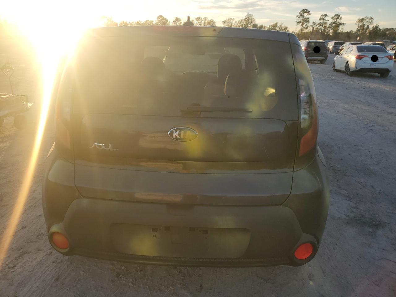 2015 KIA Soul VIN KNDJP3A52F7184689 Copart auction photo, vandalism damage thumbnail 6