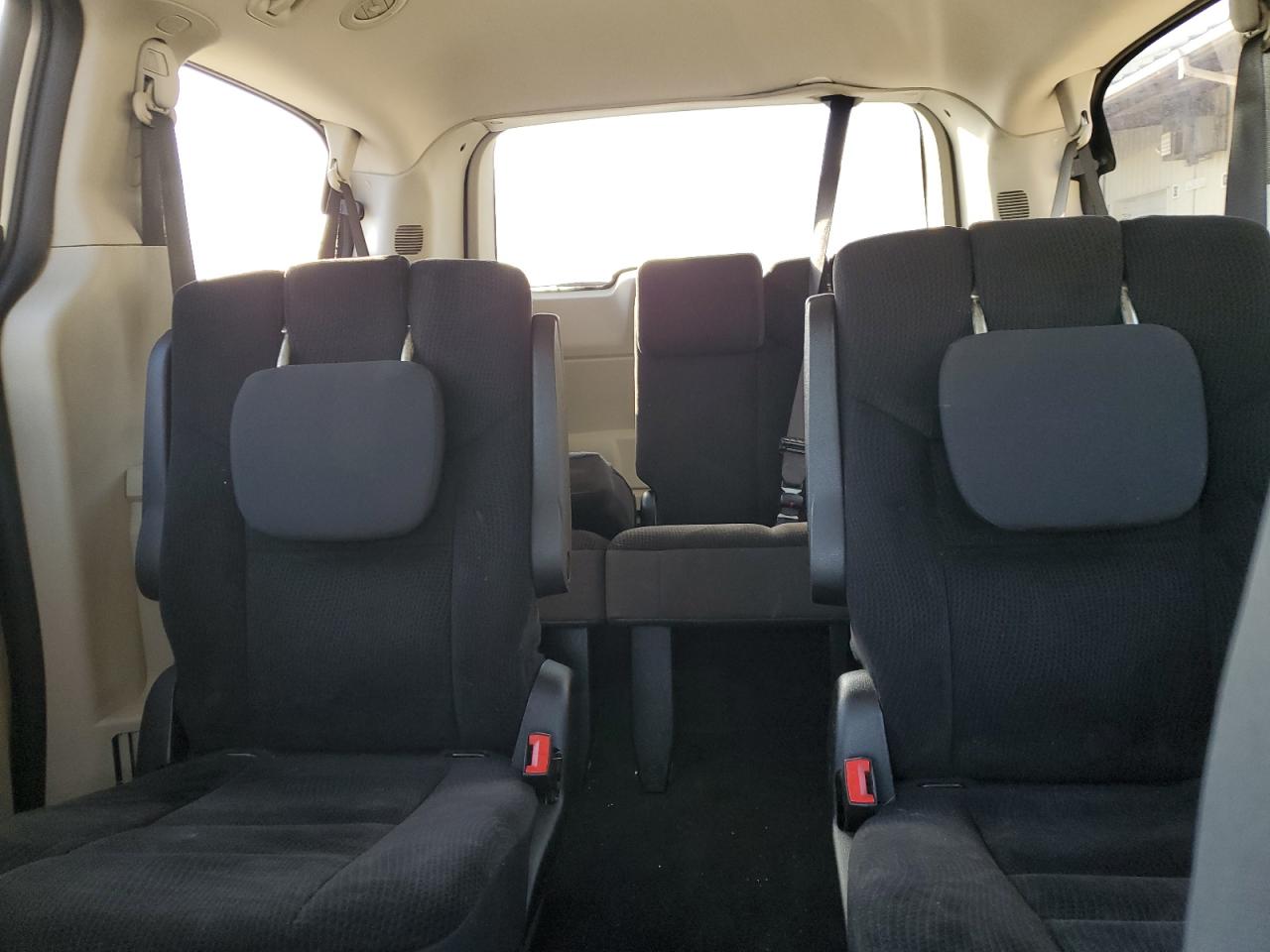 2018 Dodge Caravan VIN 2C4RDGBG2JR340272 Copart auction photo, side / front end damage thumbnail 10