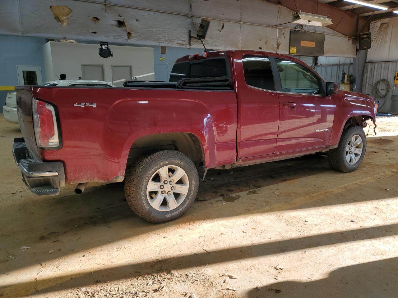 2018 GMC Canyon VIN 1GTH6CEN3J1215455 Copart auction photo, front end damage thumbnail 3