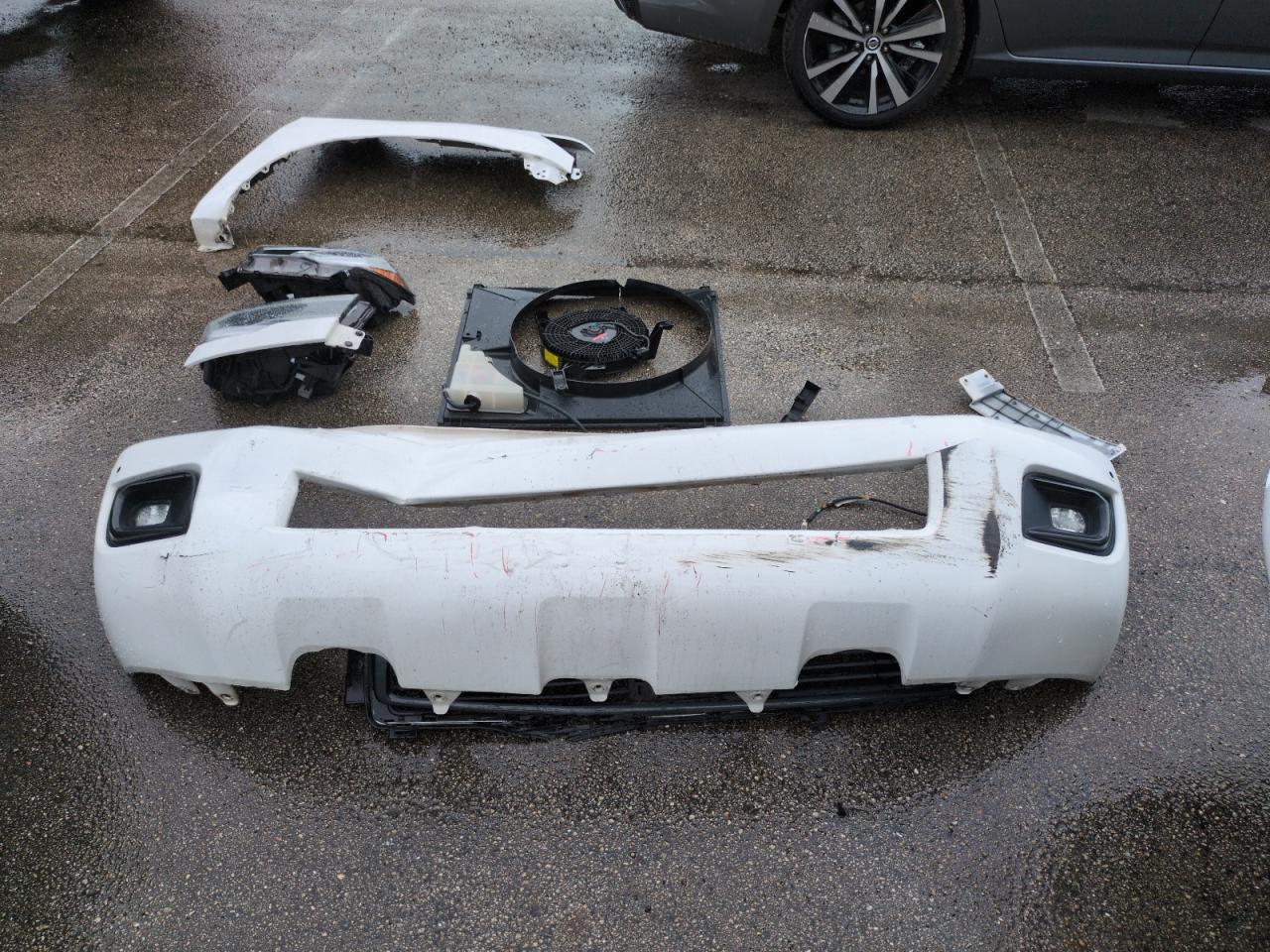 2018 Toyota Sequoia VIN 5TDZY5G1XJS069711 Copart auction photo, front end damage thumbnail 13