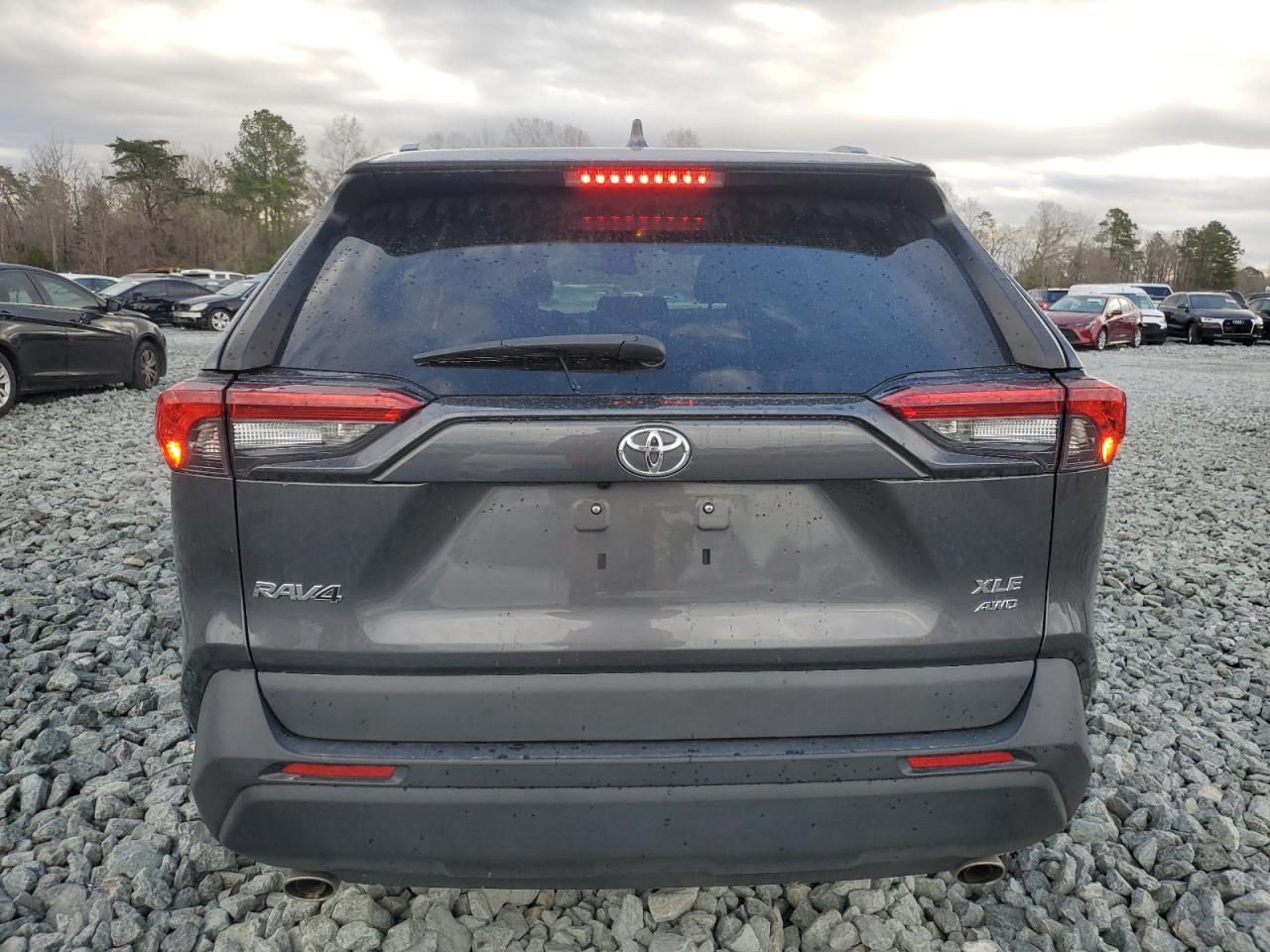 2021 Toyota RAV 4 VIN 2T3P1RFV2MC145207 Copart auction photo, front end / side damage thumbnail 6