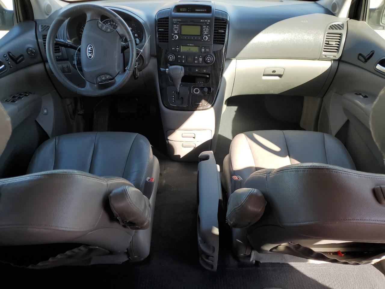 2011 KIA Sedona VIN KNDMH4C79B6377419 Copart auction photo, front end / side damage thumbnail 8