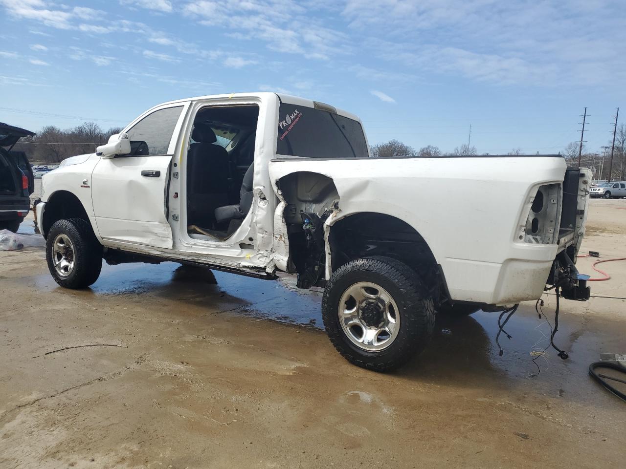 2015 RAM 2500 VIN 3C6UR5CL6FG673915 Copart auction photo, side / rear end damage thumbnail 2