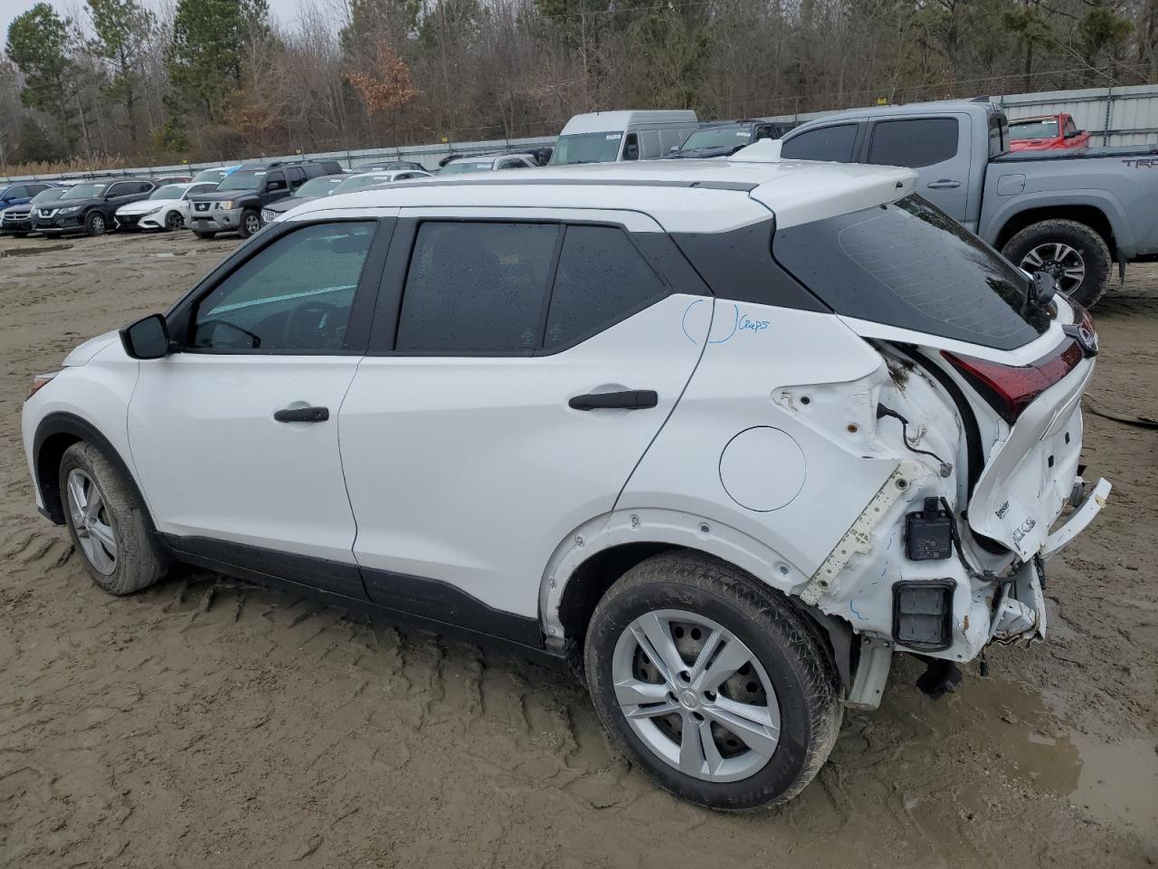 2022 Nissan Kicks VIN 3N1CP5BV5NL521372 Copart auction photo, rear end / minor dent/scratches damage thumbnail 2