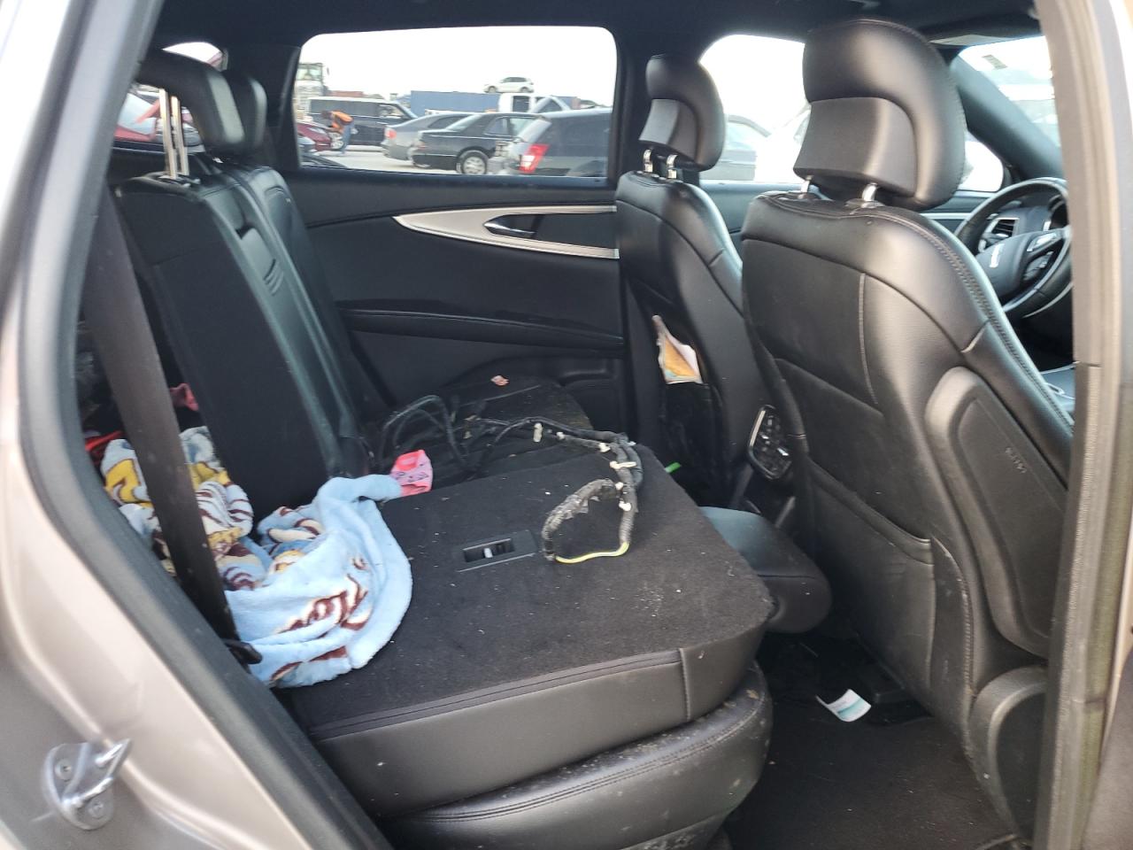 2018 Lincoln MKX VIN 2LMPJ8JR2JBL26230 Copart auction photo, water/flood damage thumbnail 11