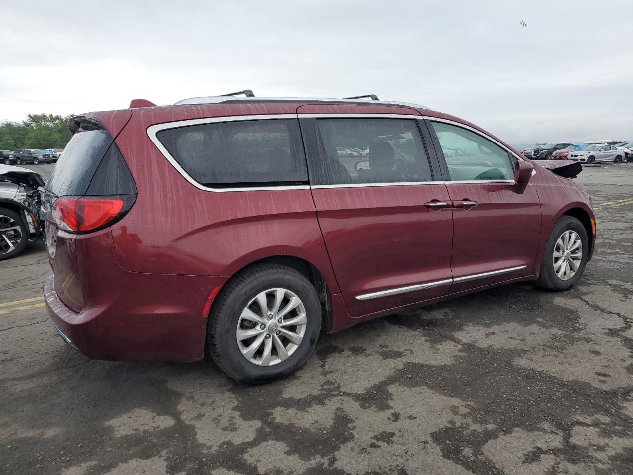 2018 Chrysler Pacifica VIN 2C4RC1BG8JR124085 Copart auction photo, front end damage thumbnail 3