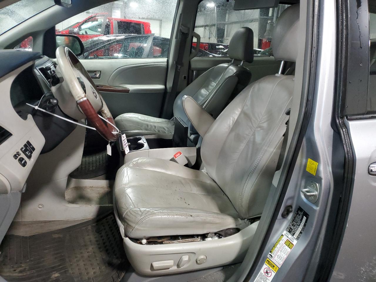 2011 Toyota Sienna VIN 5TDDK3DC1BS013860 Copart auction photo, rear end / front end damage thumbnail 7