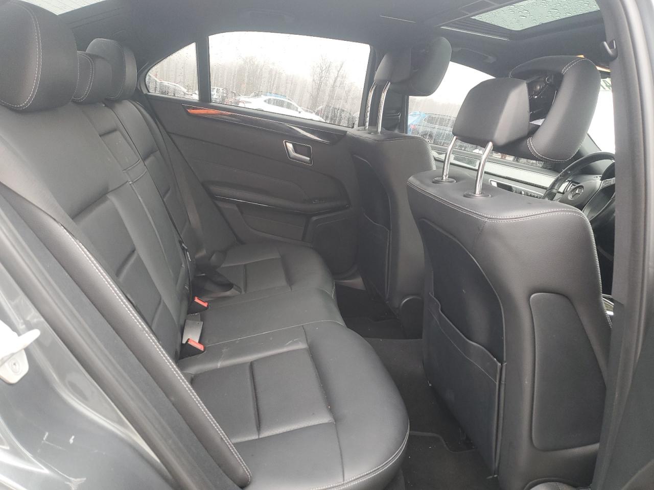 2016 Mercedes-Benz E-klasse VIN WDDHF5KB3GB239625 Copart auction photo, rear end damage thumbnail 10