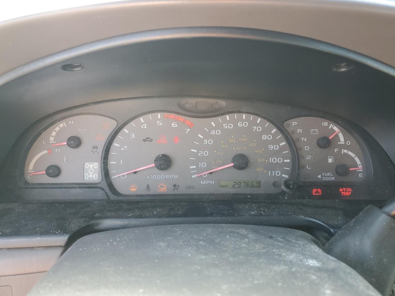 2001 Toyota Sequoia VIN 5TDBT44A71S042139 Copart auction photo, minor dent/scratches damage thumbnail 9