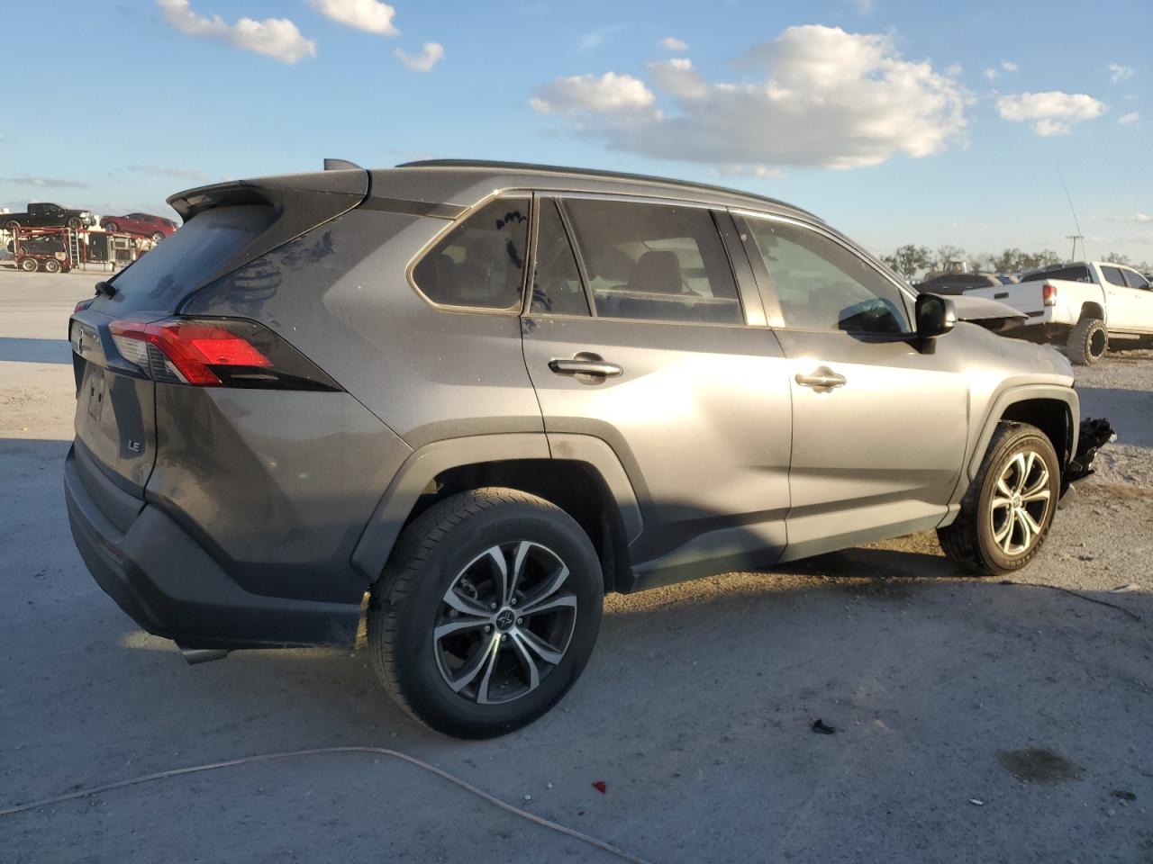 2021 Toyota RAV 4 VIN 2T3H1RFV2MC109800 Copart auction photo, front end damage thumbnail 3
