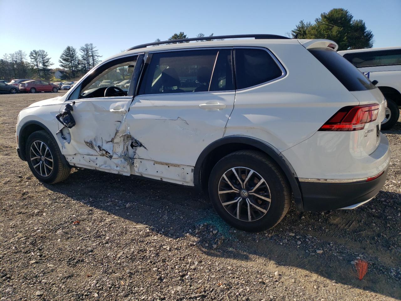 2020 Volkswagen Tiguan VIN 3VV2B7AXXLM127591 Copart auction photo, side / minor dent/scratches damage thumbnail 2