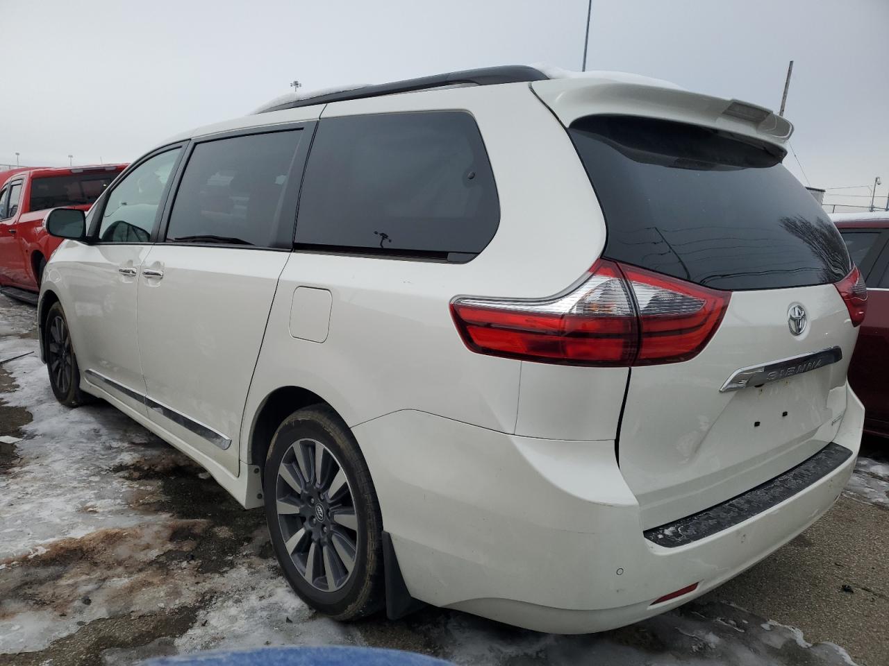 2020 Toyota Sienna VIN 5TDYZ3DC1LS029135 Copart auction photo, front end damage thumbnail 2