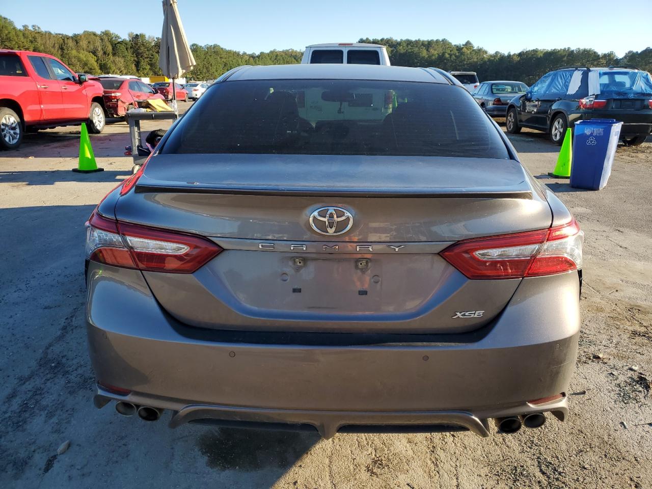 2018 Toyota Camry VIN 4T1B61HK8JU121061 Copart auction photo, front end / side damage thumbnail 6