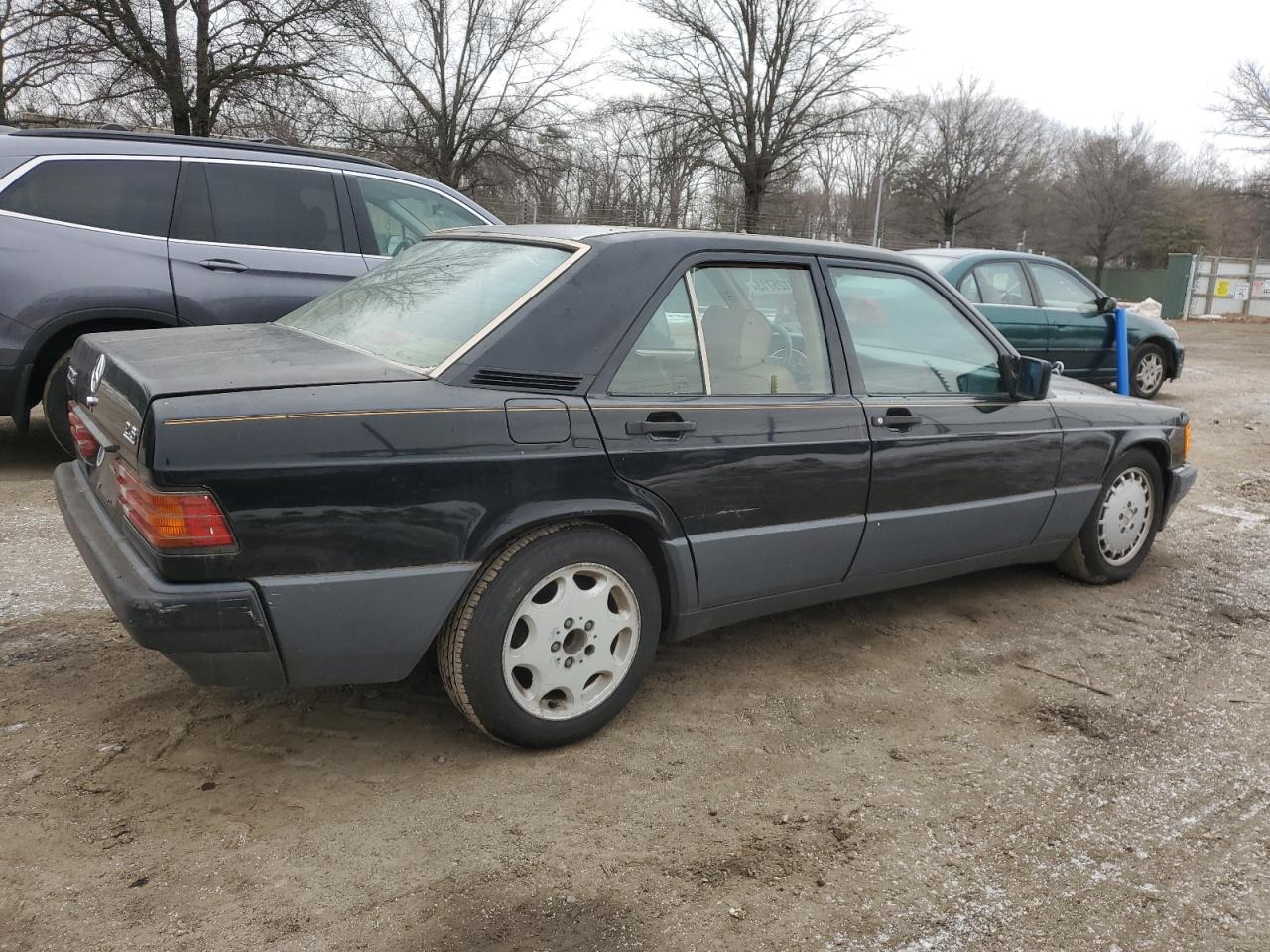 1993 Mercedes-Benz 190 (W201) VIN WDBDA29D5PG011091 Copart auction photo, normal wear / front end damage thumbnail 3