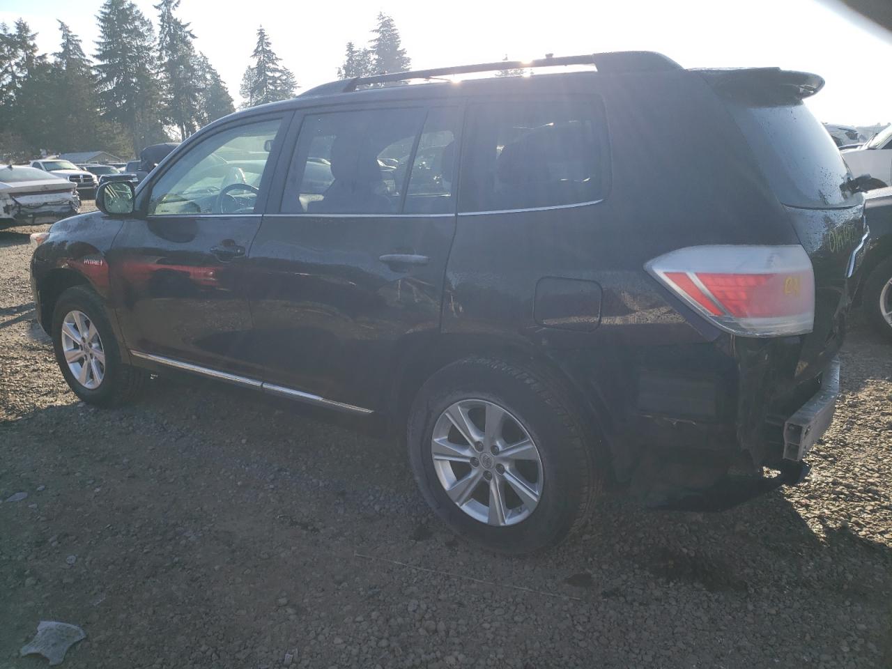2011 Toyota Highlander VIN JTEBC3EH2B2002559 Copart auction photo, rear end / side damage thumbnail 2