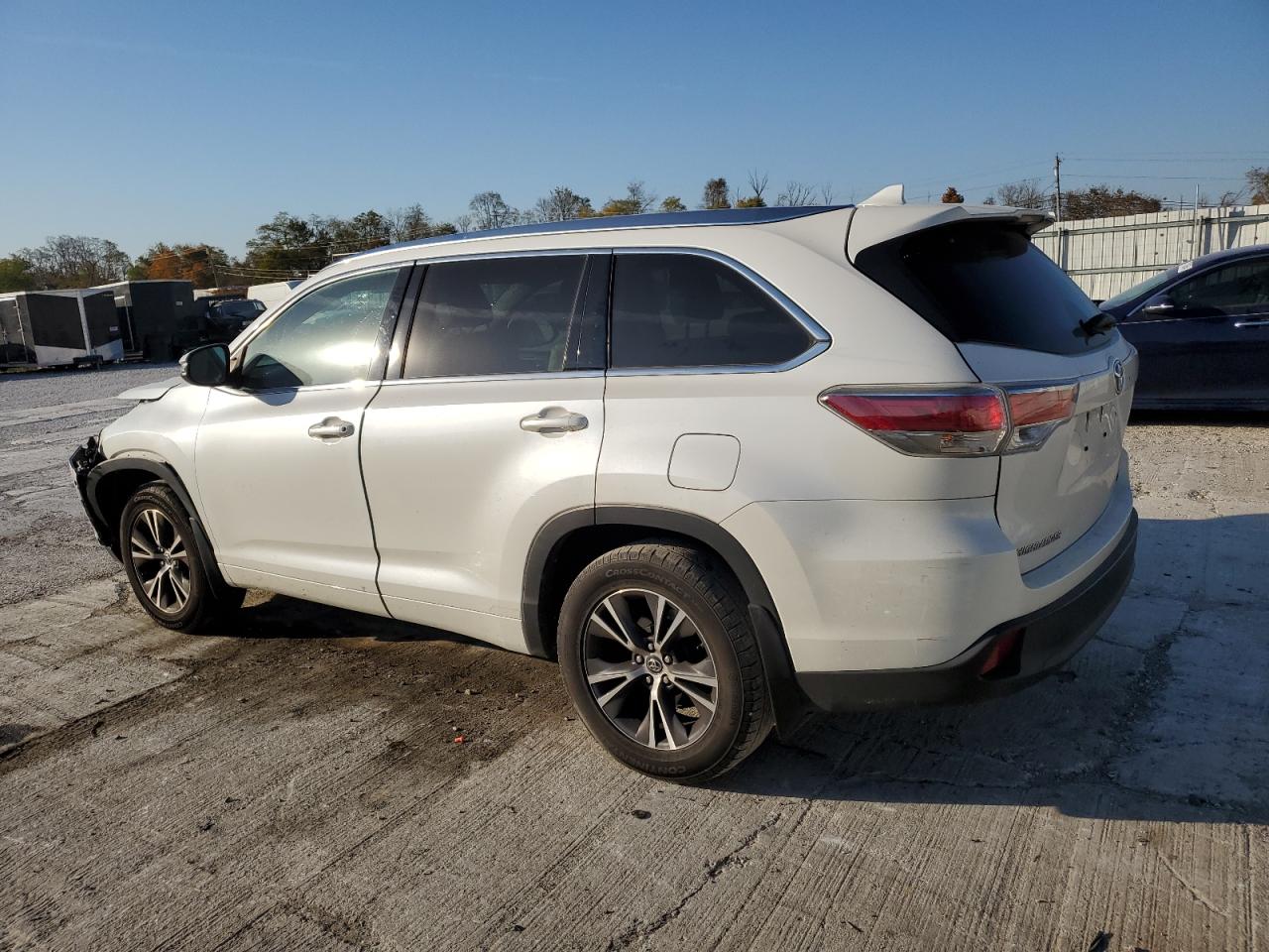 2016 Toyota Highlander VIN 5TDJKRFH9GS287054 Copart auction photo, front end damage thumbnail 2