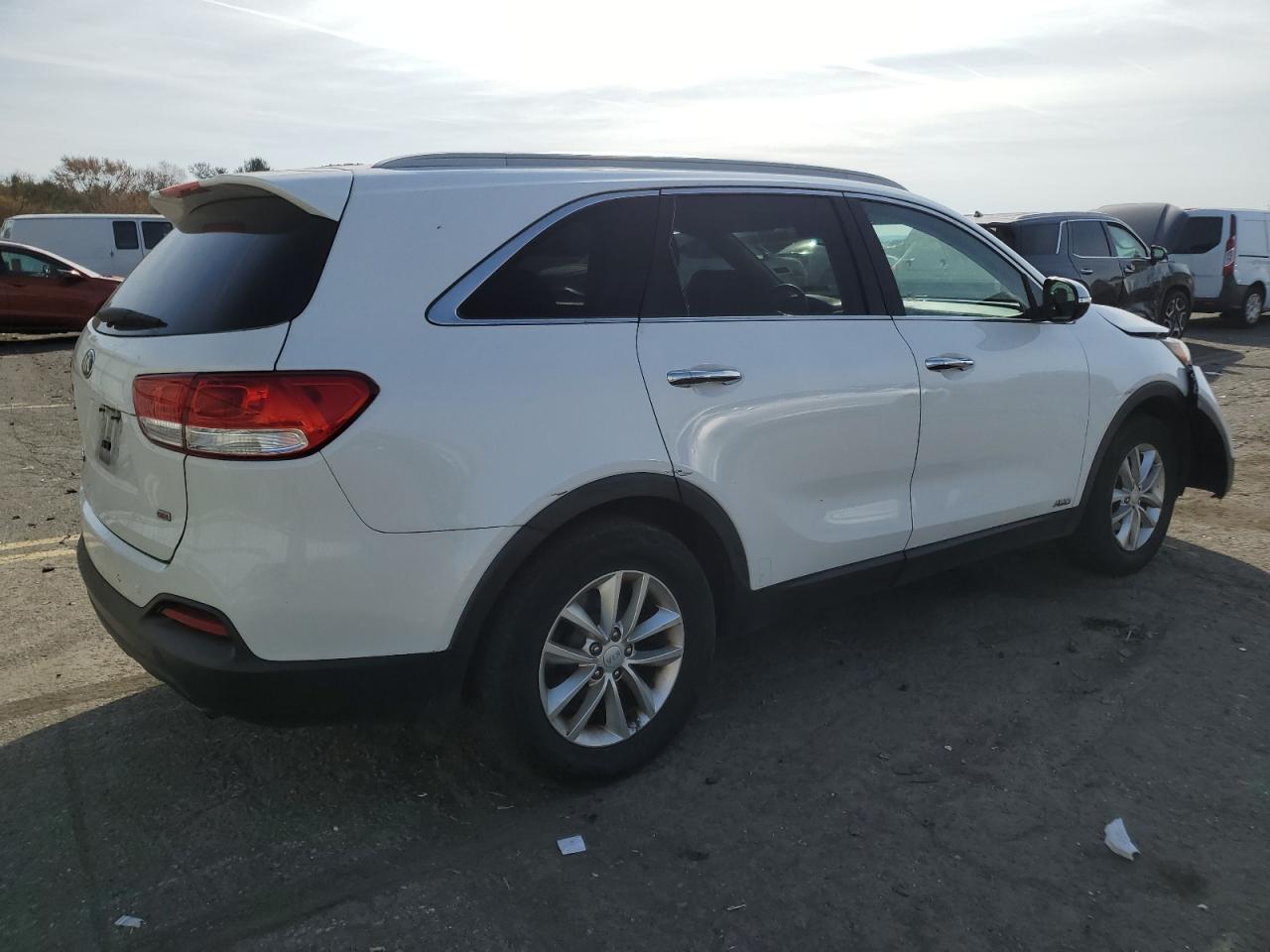 2016 KIA Sorento VIN 5XYPGDA37GG075972 Copart auction photo, front end damage thumbnail 3