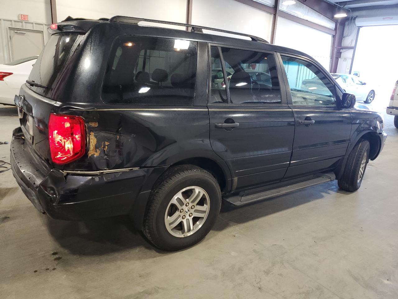 2004 Honda Pilot VIN 2HKYF18564H513740 Copart auction photo, side / front end damage thumbnail 3