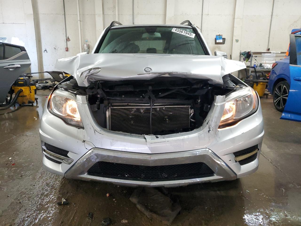 2014 Mercedes-Benz GLK-klasse VIN WDCGG5HB4EG258320 Copart auction photo, front end / minor dent/scratches damage thumbnail 5