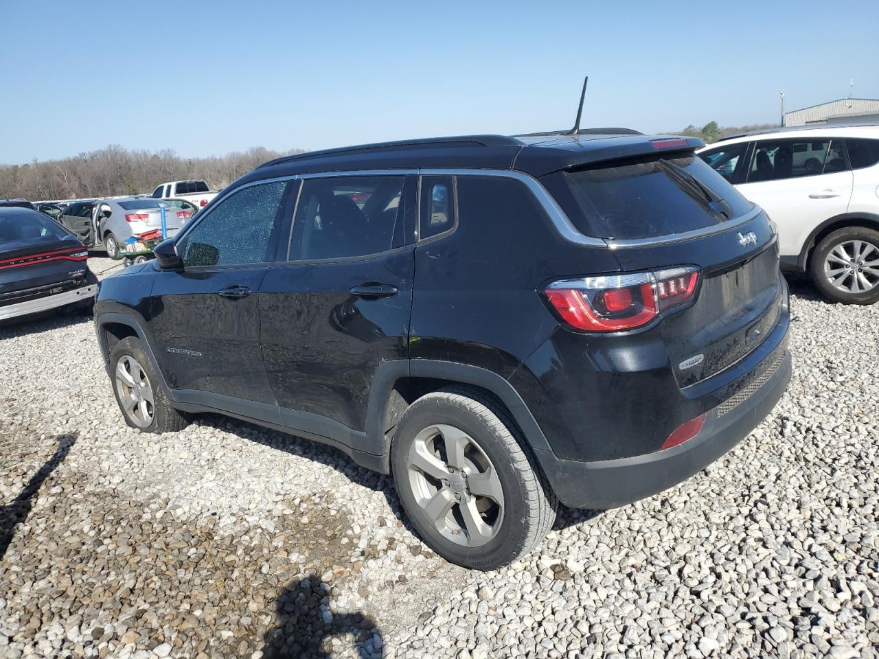 2018 Jeep Compass VIN 3C4NJDBB2JT467482 Copart auction photo, vandalism damage thumbnail 2