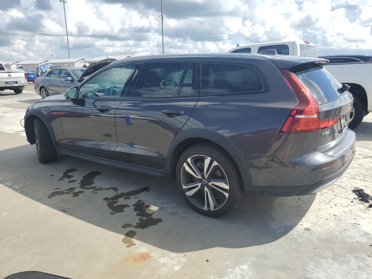 2023 Volvo V60 VIN YV4L12WY1P2109727 Copart auction photo, water/flood damage thumbnail 2