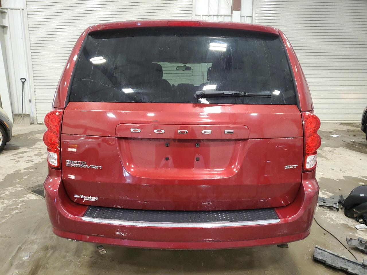 2015 Dodge Caravan VIN 2C4RDGCG2FR749667 Copart auction photo, front end damage thumbnail 6