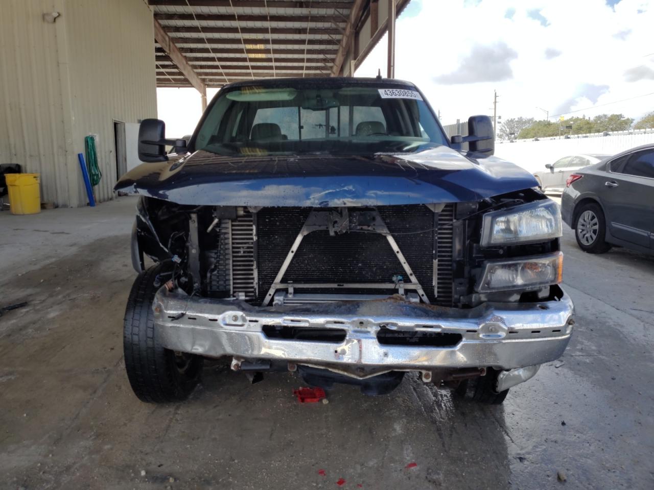2006 Chevrolet Silverado VIN 1GCHC23D86F236745 Copart auction photo, front end damage thumbnail 5