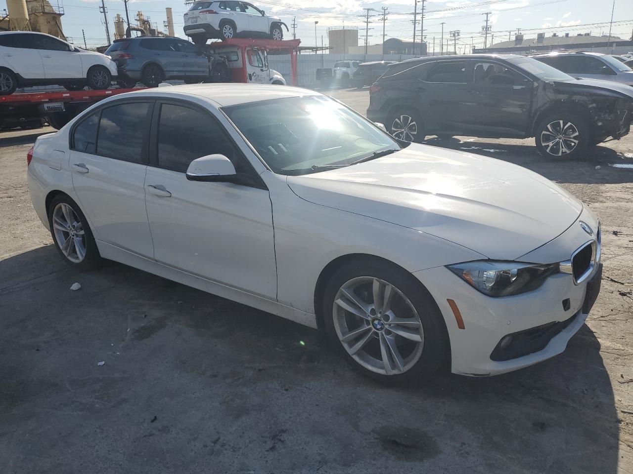 2017 BMW 3er VIN WBA8E1G30HNU18838 Copart auction photo, side damage thumbnail 4