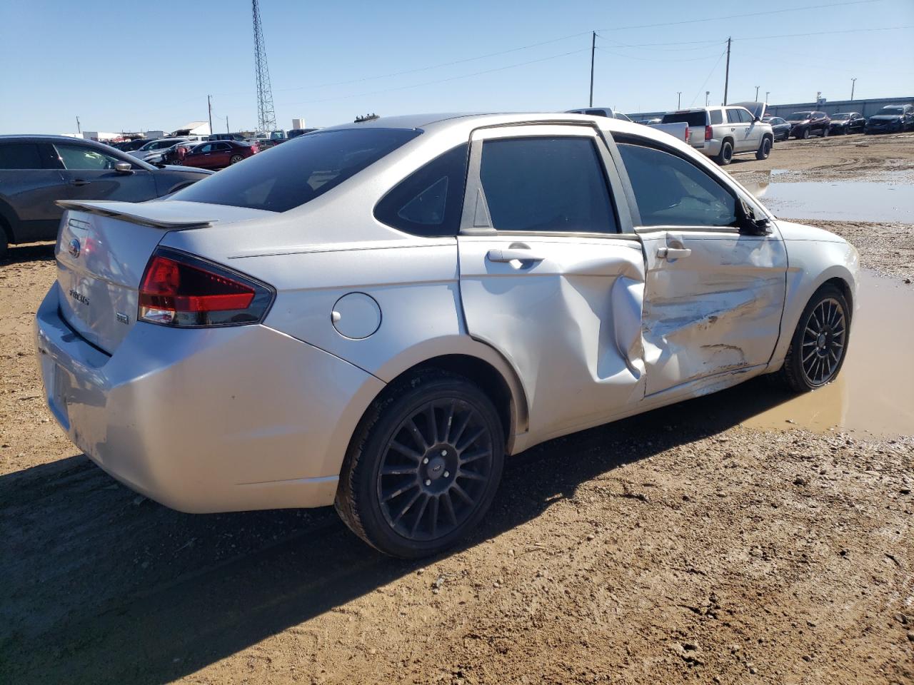 2011 Ford Focus VIN 1FAHP3GN9BW168680 Copart auction photo, side / minor dent/scratches damage thumbnail 3