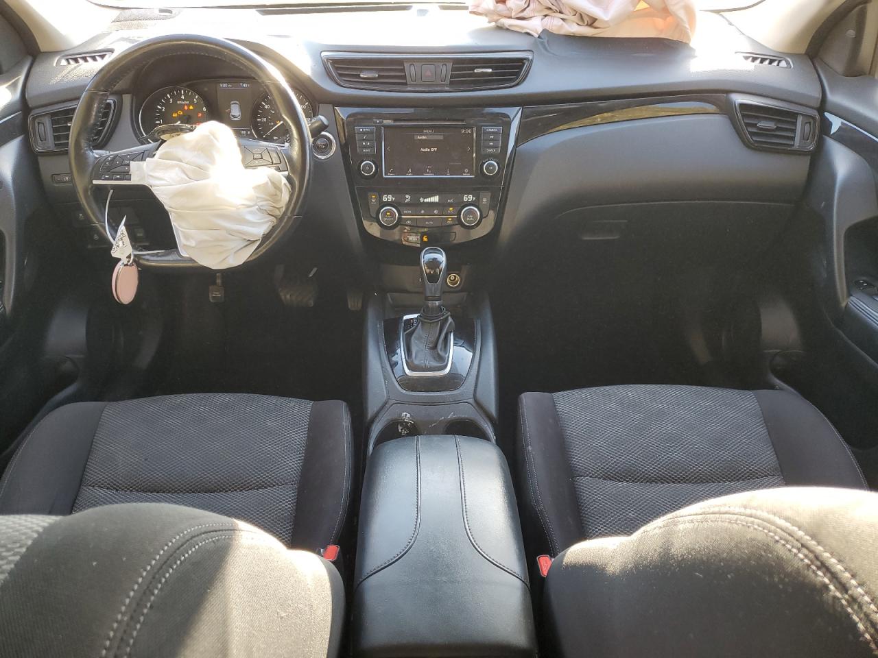 2019 Nissan Rogue VIN JN1BJ1CR2KW331980 Copart auction photo, front end / minor dent/scratches damage thumbnail 8