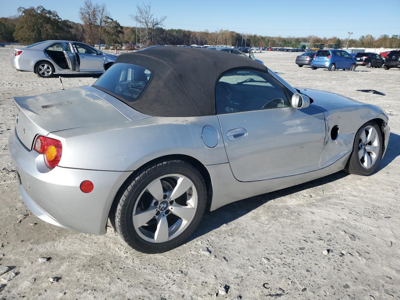 2003 BMW Z4 VIN 4USBT33423LR64404 Copart auction photo, front end damage thumbnail 3