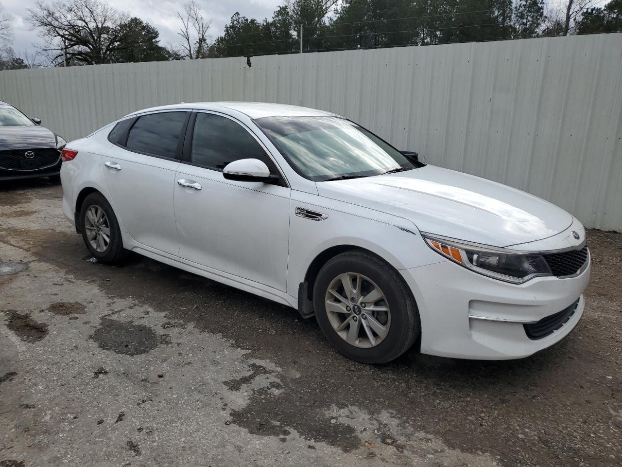 2018 KIA Optima VIN 5XXGT4L33JG211387 Copart auction photo, all over damage thumbnail 4